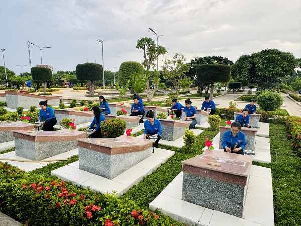 Trông thấy bãi tha ma mang lại tín hiệu gì đặc biệt?