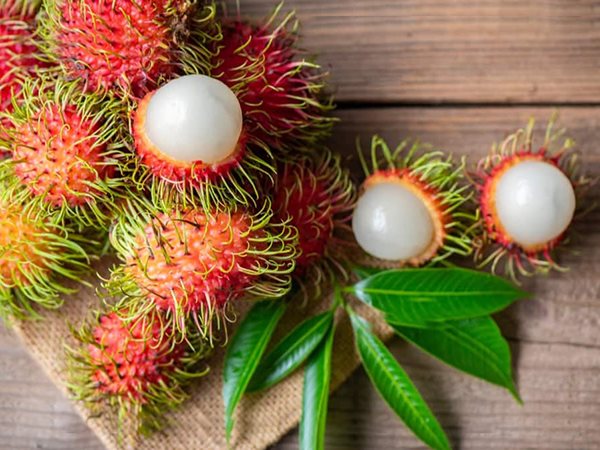 Ngủ mơ thấy quả chôm chôm là điềm đen hay đỏ?