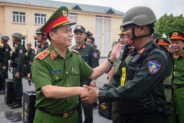 Giải mã giấc mơ thấy cảnh sát đến nhà